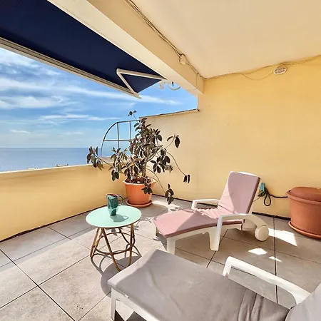 2 Terrasse Vue Le Sicile Apartment *